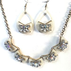 TIME AND TRUE NECKLACE SET